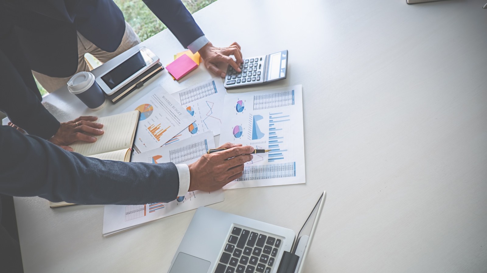 Como contratar uma administradora – início do guia completo.